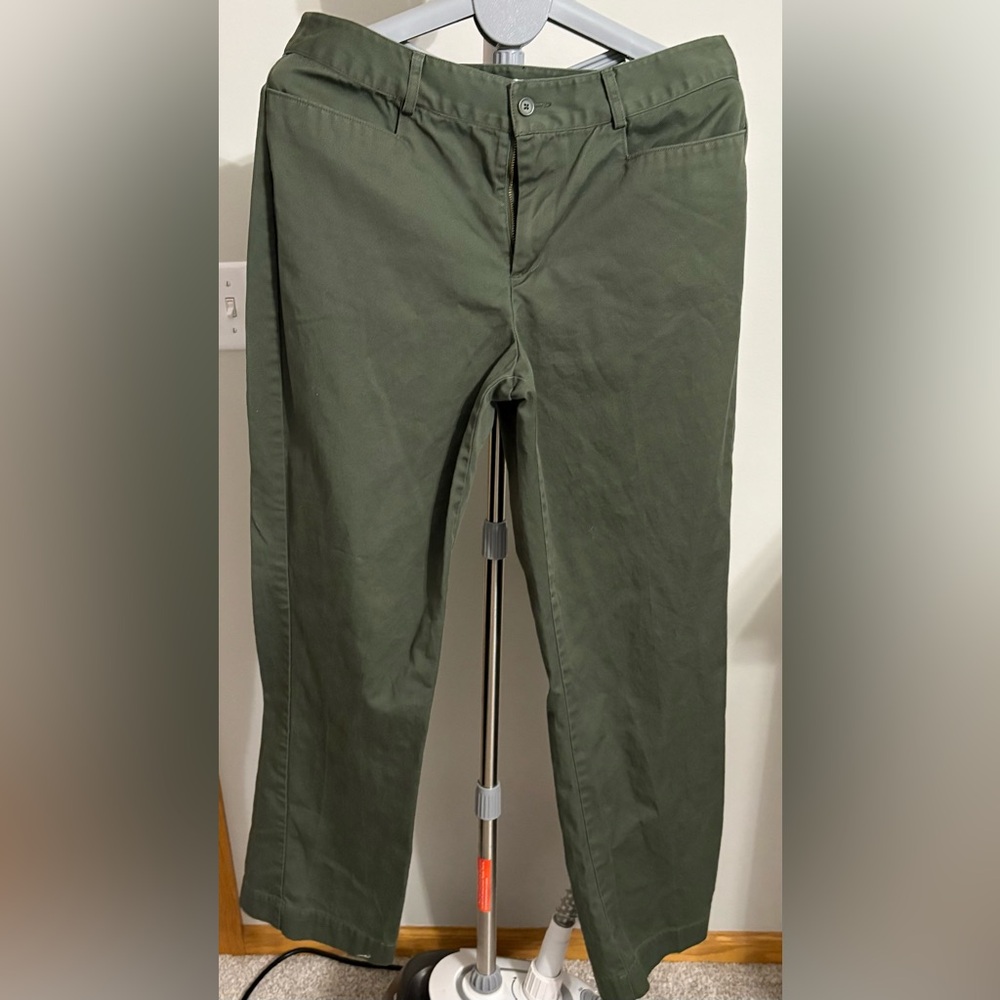 Christopher & Banks olive green chino pants- size 10 short!